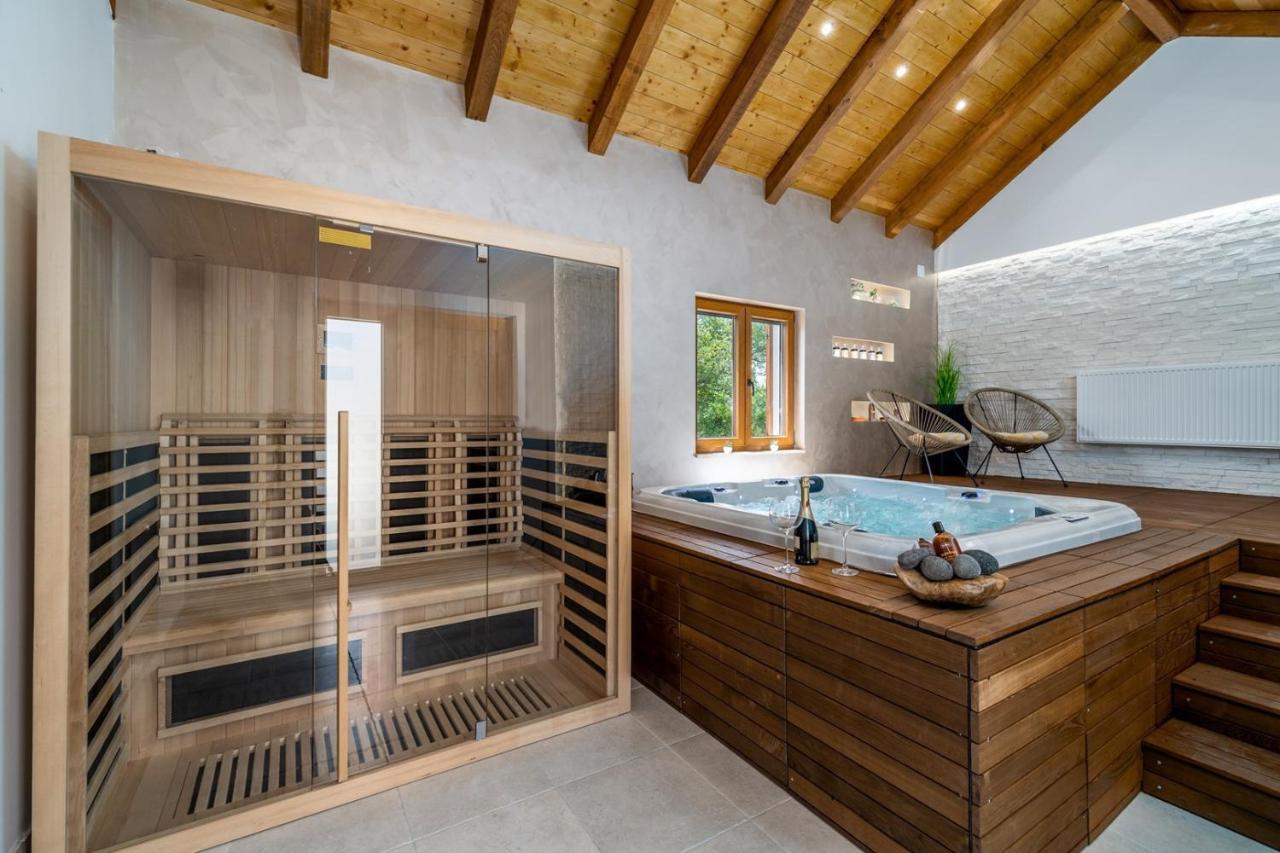 New! Promina Luxury Villa With 72Sqm Heated Pool, Jacuzzi, Infrared Sauna, Tennis Court, Media Room Bogatić Exterior foto